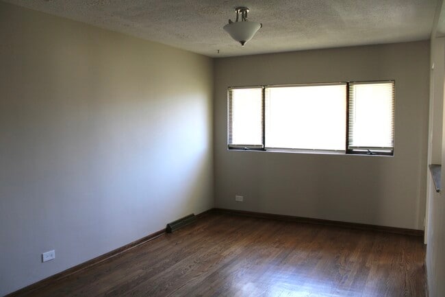 Building Photo - 724 Barnsdale Rd