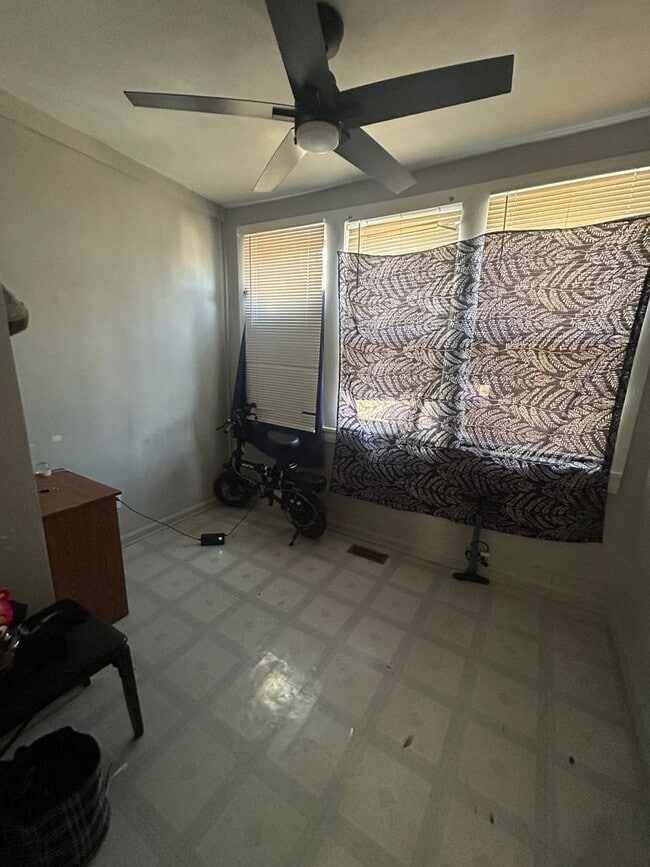 Building Photo - 4017 N Mozart St