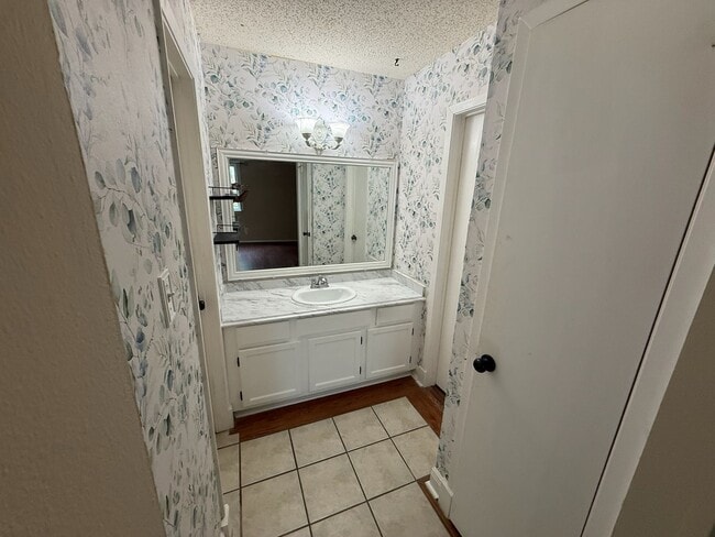 Building Photo - Freshly updated 4/2 in the heart of Spring, TX