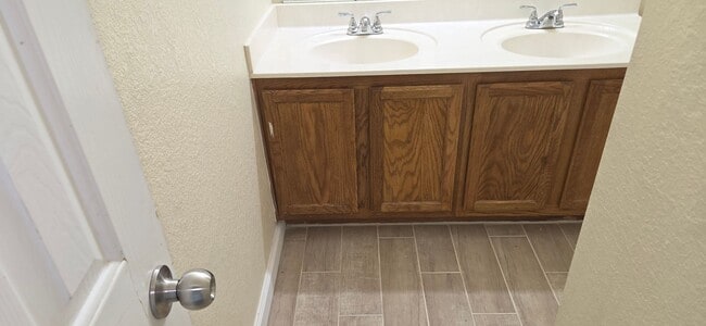 Building Photo - 6009 Graphite Dr