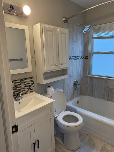 Building Photo - 28243 Schram St