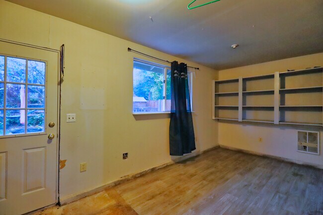 Bonus room/ office - 13408 SE 20th St