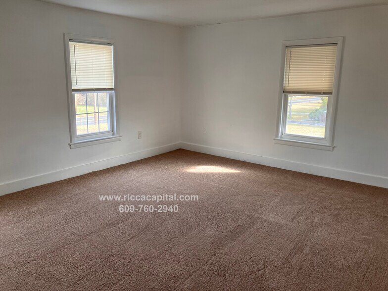 Building Photo - 685 Egg Harbor Rd