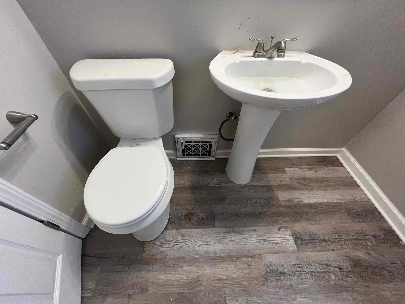 Building Photo - 17000 Melgrave Ave