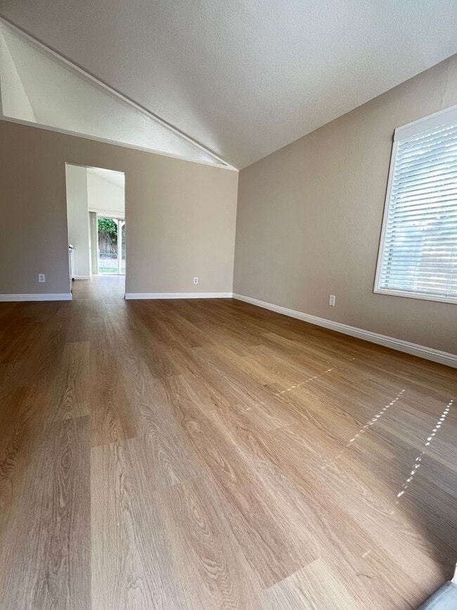 Building Photo - RECENTLY REFURBISHED  SINGLE STORY HOUSE W...