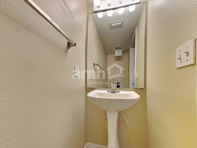 Building Photo - 30230 Double Dr