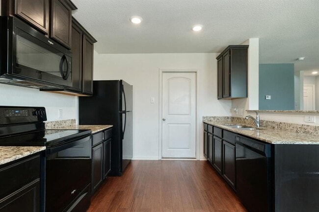 Building Photo - 5033 Cressler Ln
