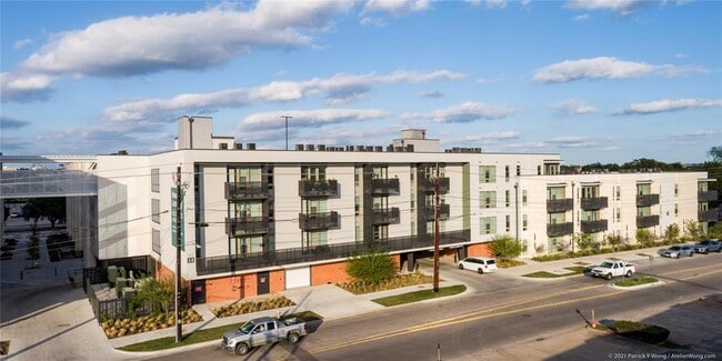 Building Photo - 5310 Helen St