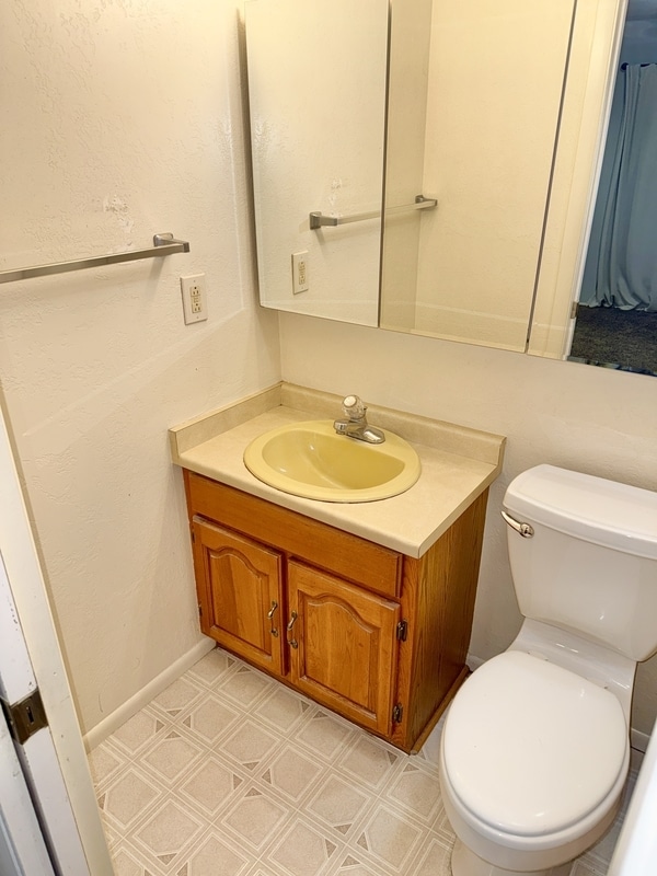 Building Photo - 7426 S 700 E