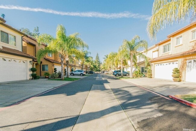 Building Photo - 9366 Villa Bella Ln