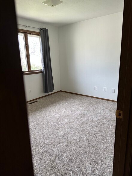 Bedroom2 - 220 N Monroe St