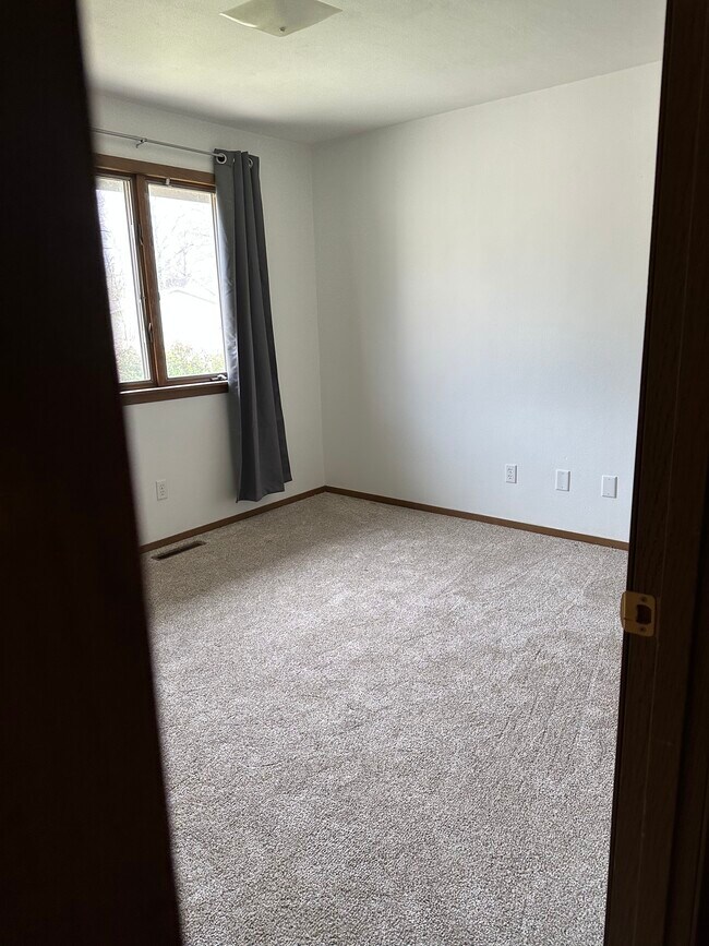 Bedroom2 - 220 N Monroe St