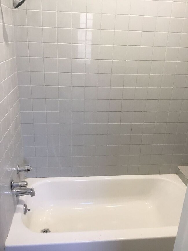 Building Photo - GORGEOUS 4/3 BROADMOOR HOME-UPDATED-MUST SEE