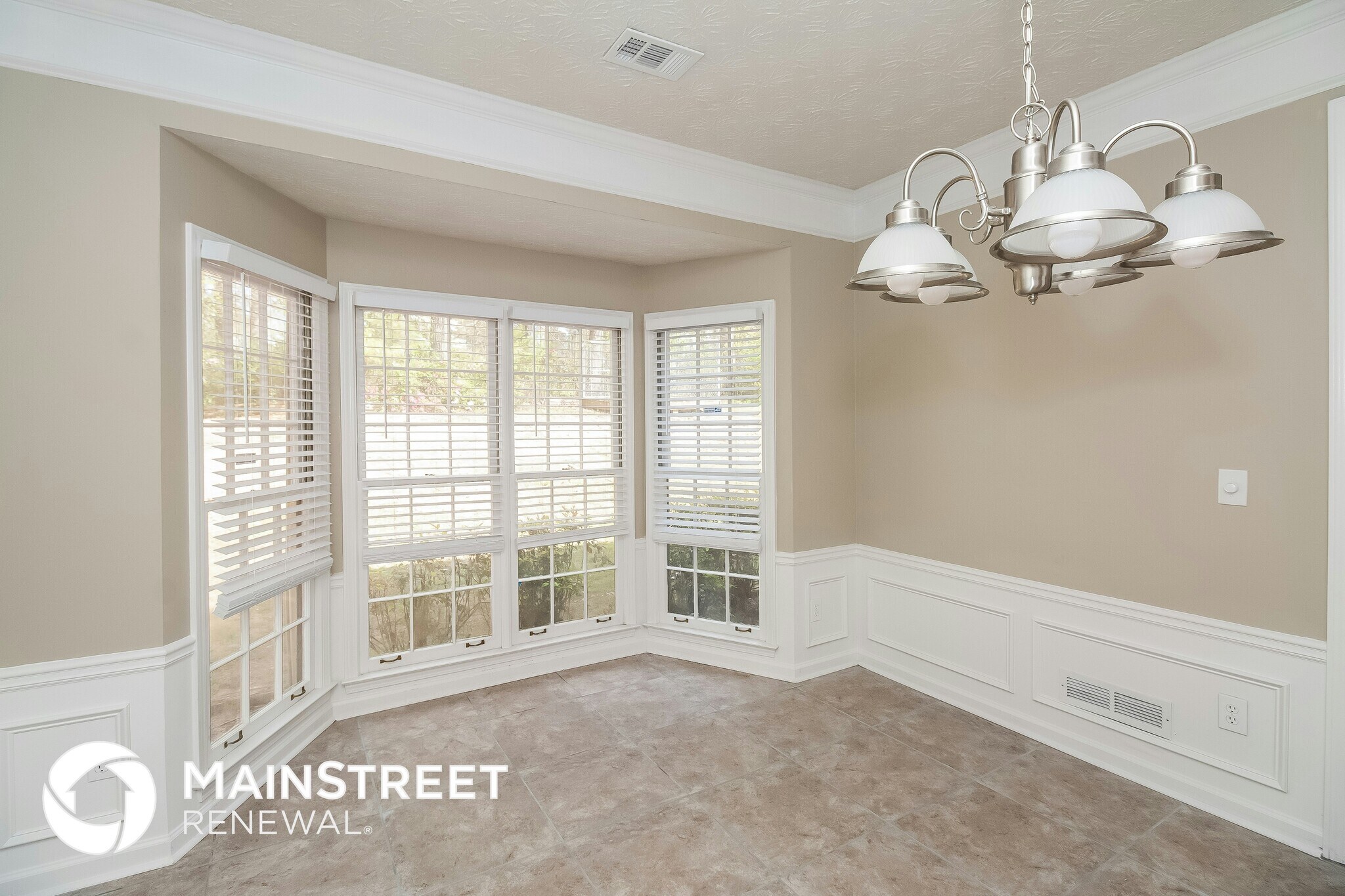 Building Photo - 8418 Waverly Dr