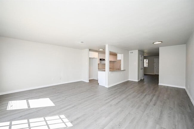 Building Photo - 6514 Kentwick Dr