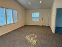 Building Photo - 838 SE Oar Ave