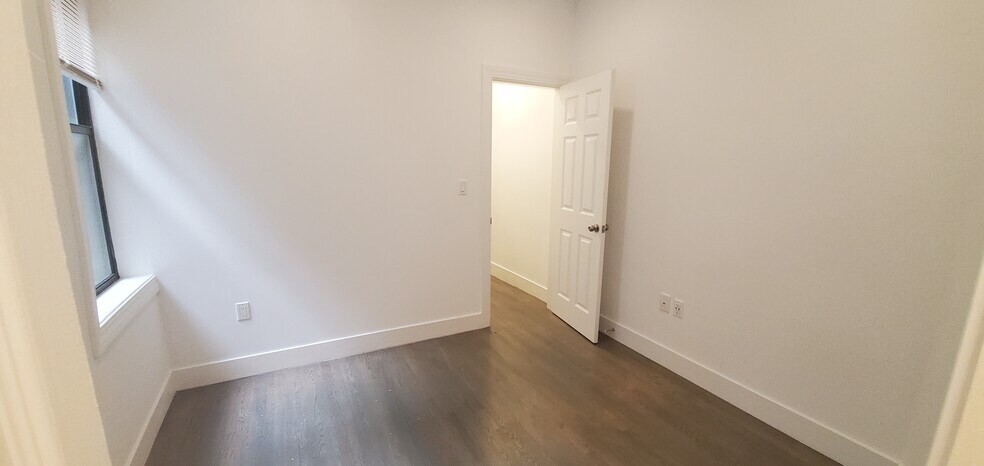 Building Photo - 47 Joy St