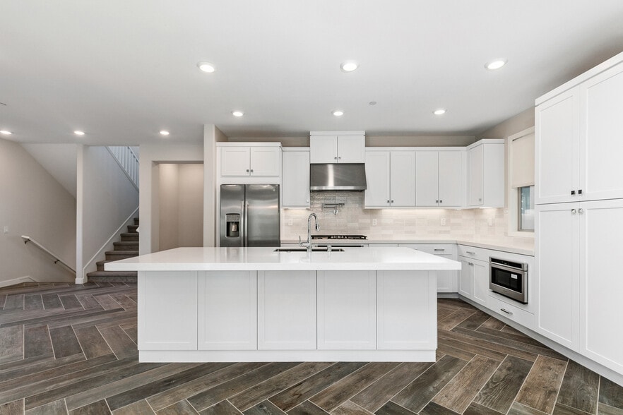 View of kitchen from dining room - 590 Catalonia