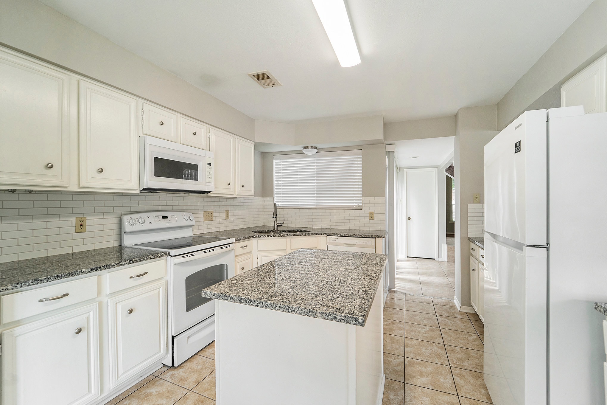 Building Photo - 14232 Reissen Ln