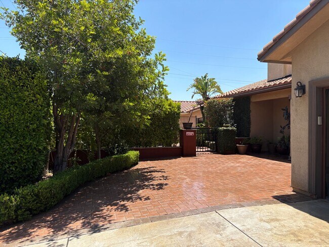 Building Photo - Spectacular-Remodeled 4-Bedroom Home with Pool, Spa, + 600 sqft Bonus Space in lovely Sylmar neig...
