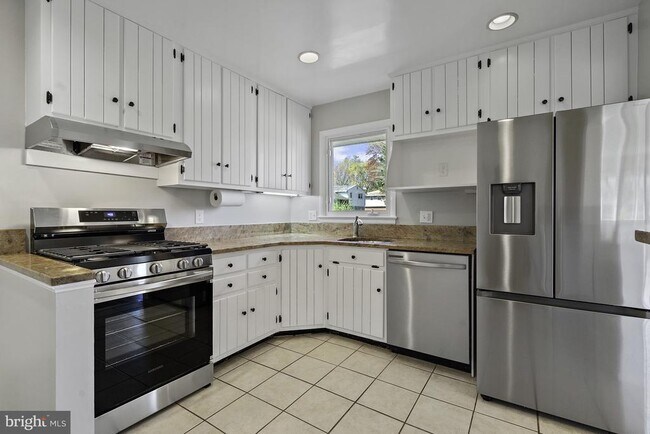 Building Photo - 8908 Charles Augustine Dr