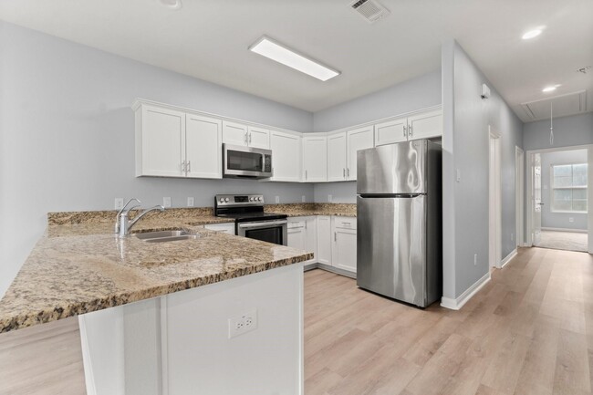 Building Photo - 16866 W Hammon