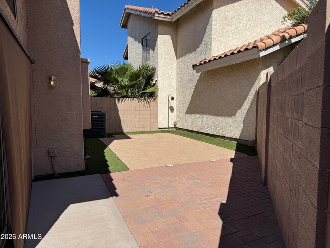 Building Photo - 24 W Melody Ave