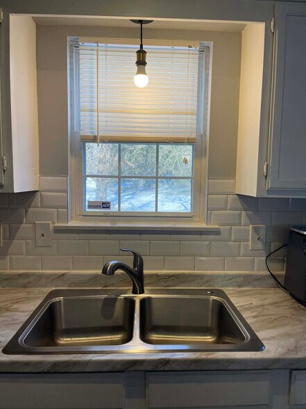 Building Photo - 620 Candlestick Ln