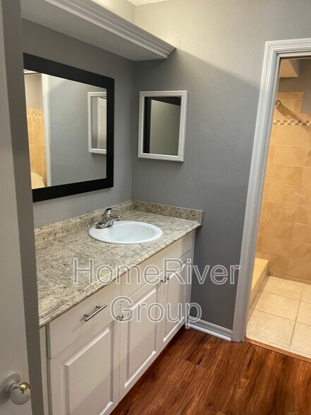 Building Photo - 15240 E Pond Woods Dr