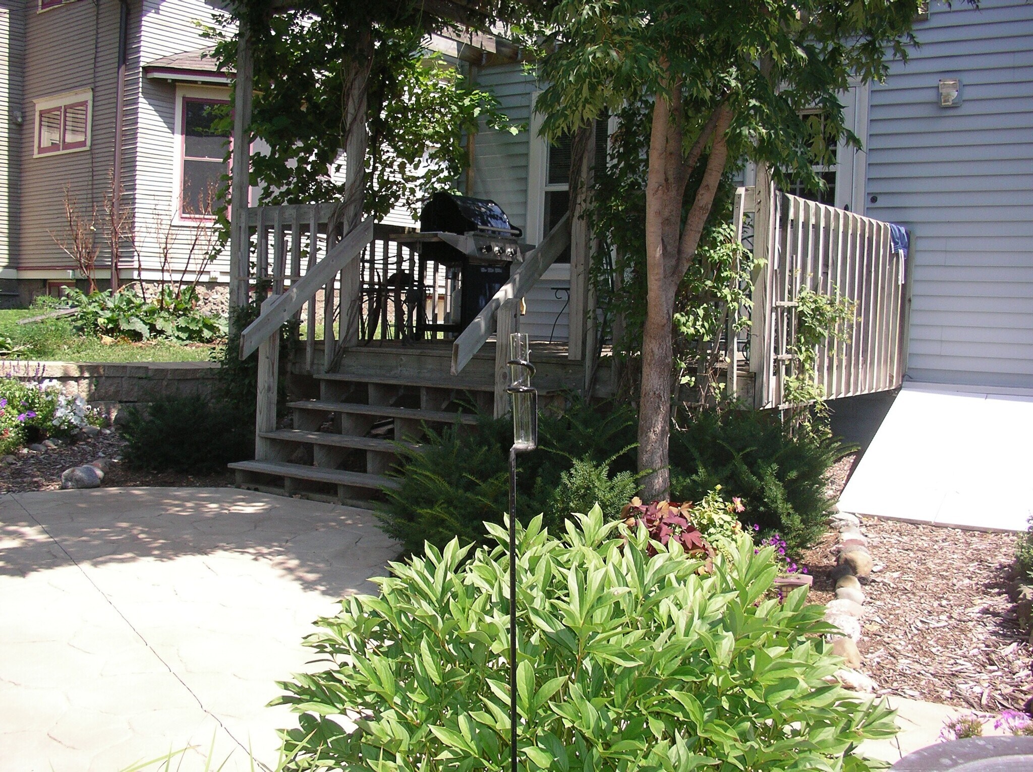 Building Photo - 2261 Scudder Street