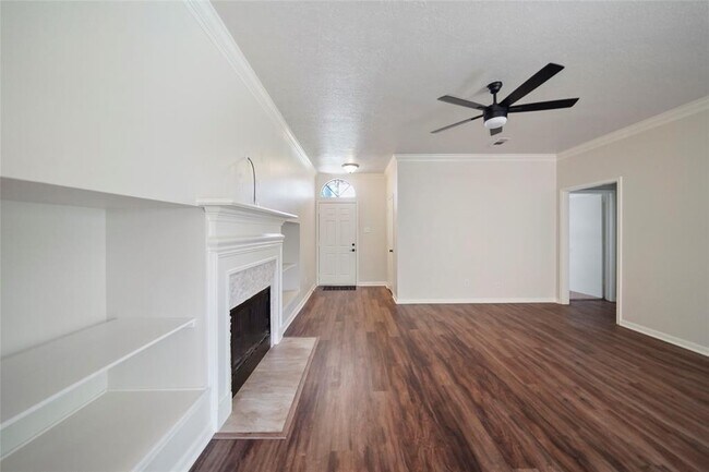 Building Photo - 306 W Little Oak Ct