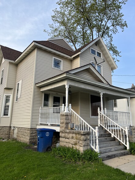 Building Photo - 532 Otter Ave