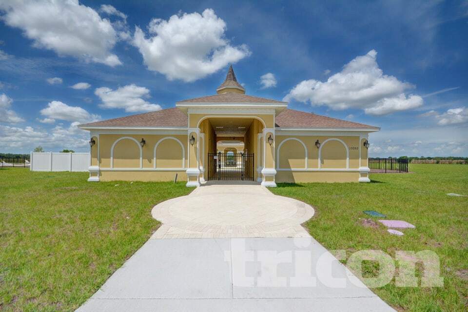 Building Photo - 9654 Sage Creek Dr