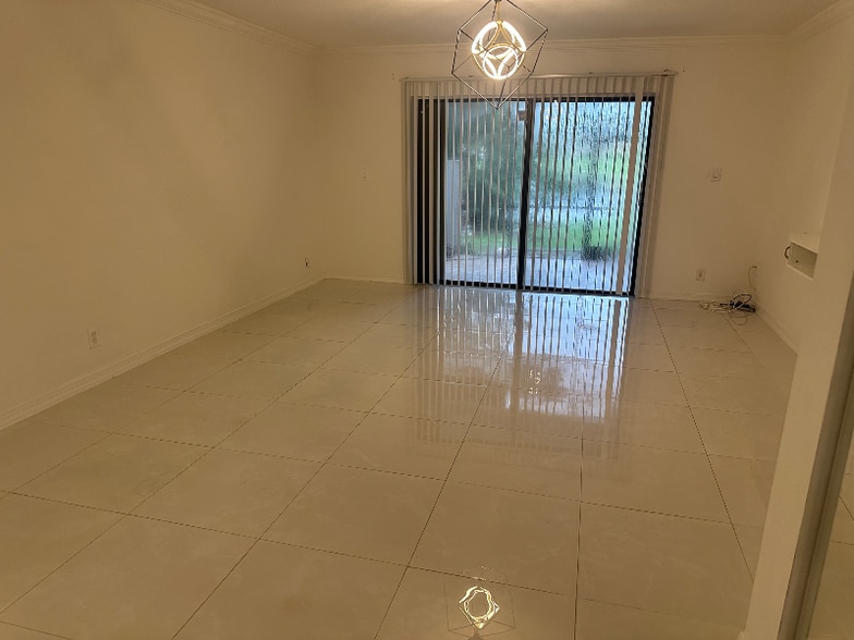 Building Photo - 1624 NW 90th Way