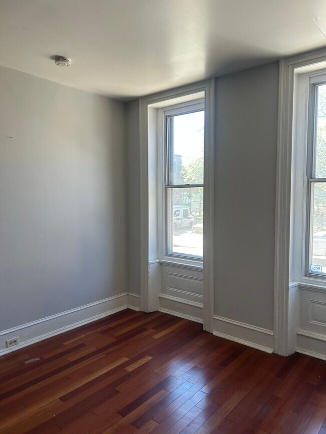 Building Photo - 2405 N 17th St