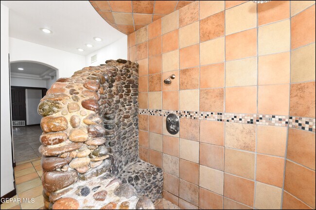 Building Photo - 7318 Corona Del Sol Dr