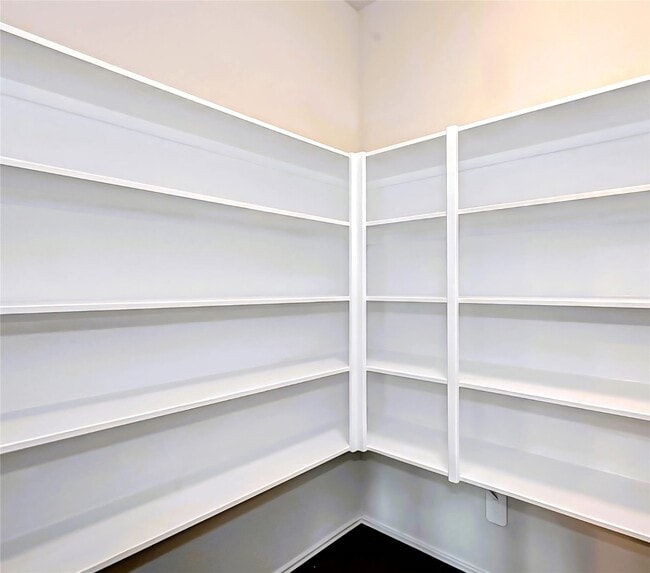 Building Photo - 3115 Roseland Terrace Ln