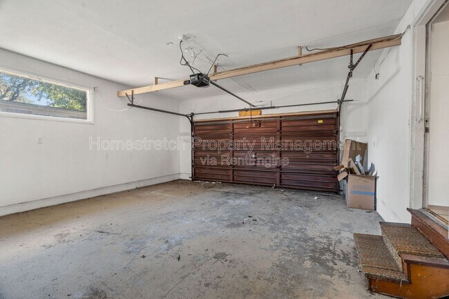 Building Photo - 2220 Argo Dr