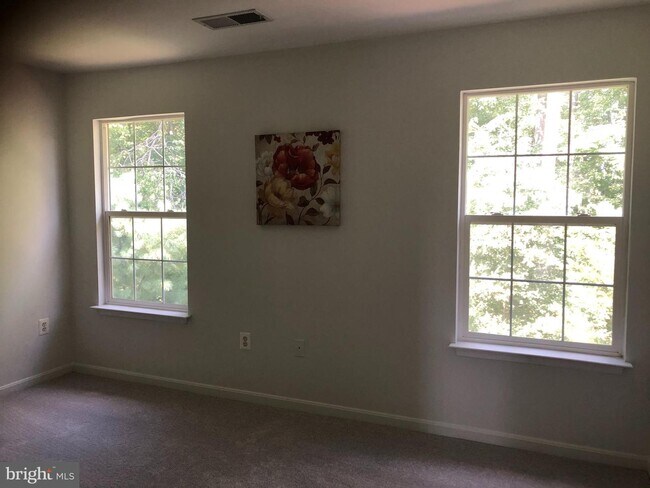 Building Photo - 5558 Clifton Crest Way