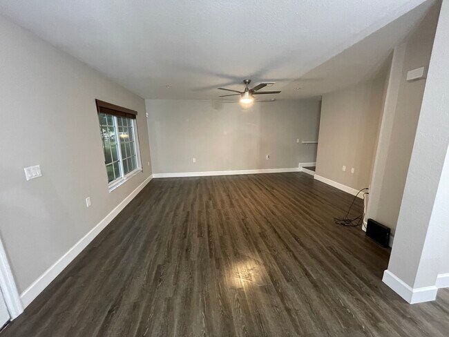 Building Photo - 9419 Ivy Brook Run