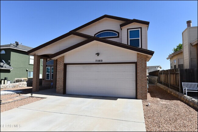 Building Photo - 5060 Silver Sands Ave