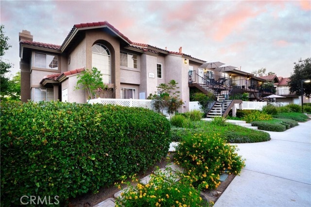 Building Photo - 19 Redbud