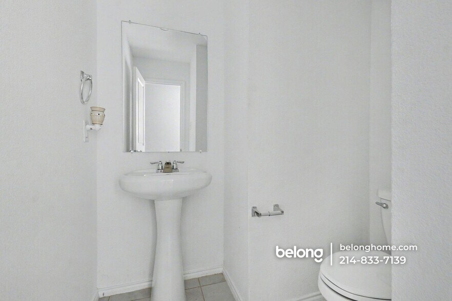 Building Photo - 143 Plumcove Dr