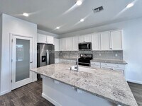 Building Photo - 6692 E Cambridge Ave