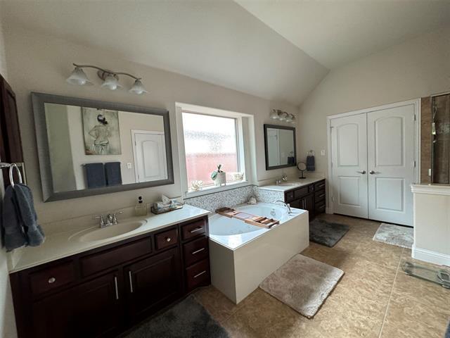 Building Photo - 303 Dorset Ct