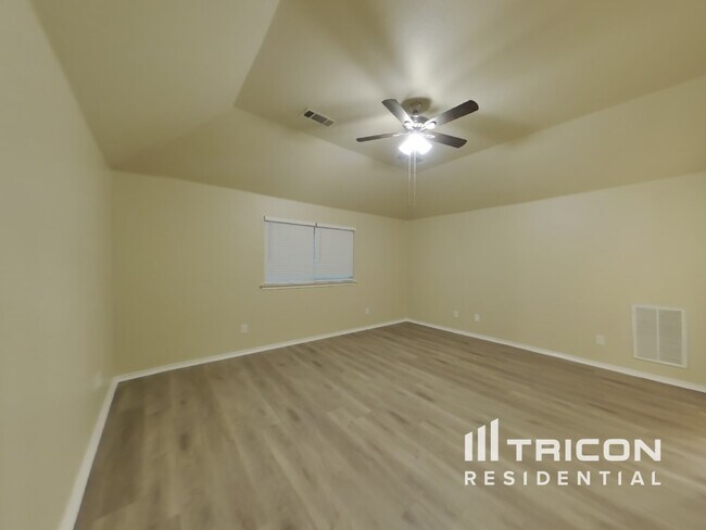 Building Photo - 1505 Parkside Dr