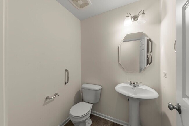 Building Photo - 4200 Calder Ln