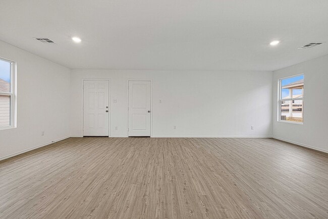 Building Photo - Beautiful Rental Home Located near 410 and Old Pearsall Rd.