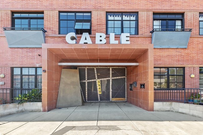 Building Photo - Elevate Your Living: Luxe 916 sq ft Studio in the Iconic Cable Building