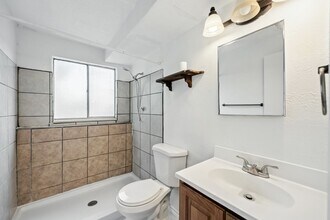 Building Photo - 4 Bedroom, 2 bathroom Located Close to Pikes Peak Community College!